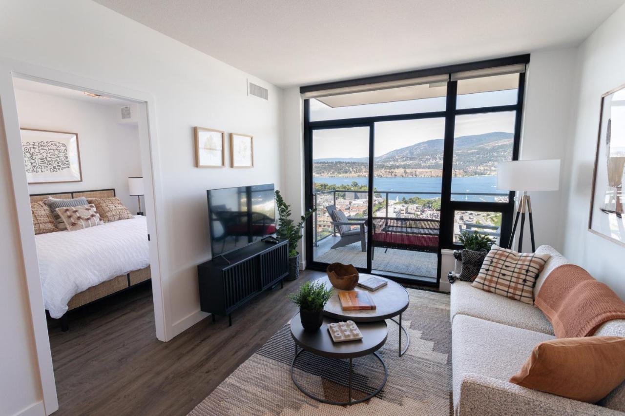 Awesome View 21 Two Bedroom One Bath Downtown Lake View Near Beach Kelowna Ngoại thất bức ảnh