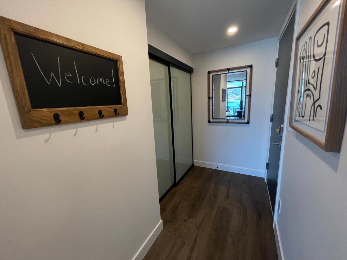 Awesome View 21 Two Bedroom One Bath Downtown Lake View Near Beach Kelowna Ngoại thất bức ảnh
