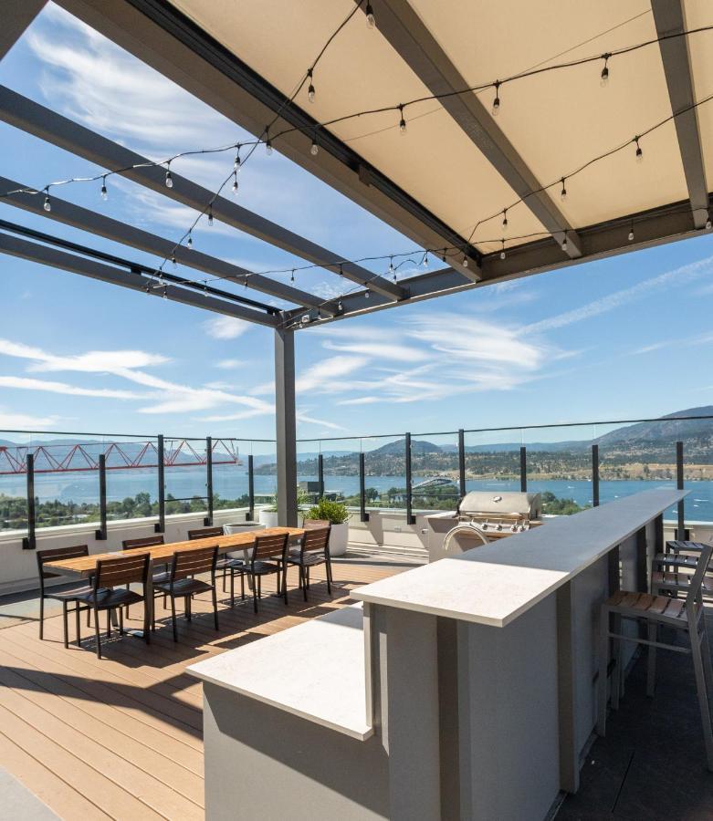 Awesome View 21 Two Bedroom One Bath Downtown Lake View Near Beach Kelowna Ngoại thất bức ảnh