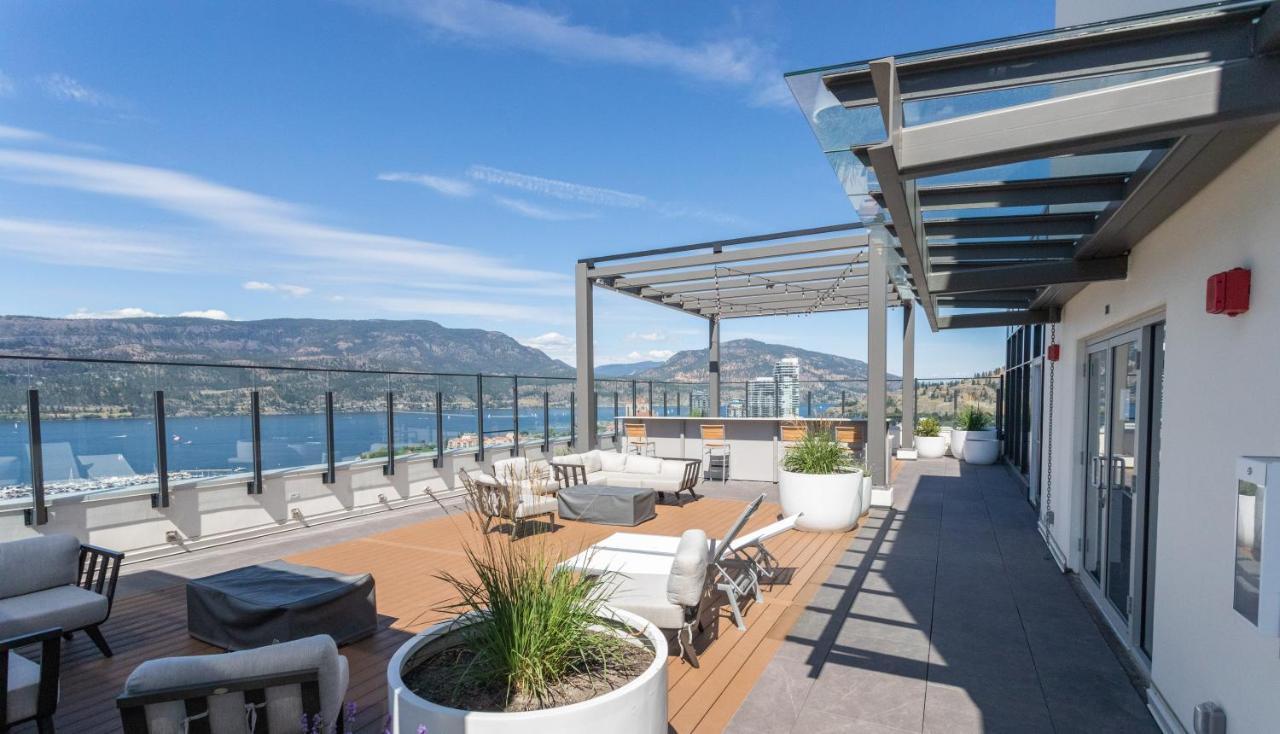 Awesome View 21 Two Bedroom One Bath Downtown Lake View Near Beach Kelowna Ngoại thất bức ảnh